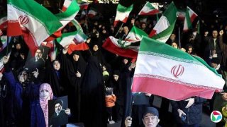 ������Ϊ����ս����̨��ͬʱ׷��������·