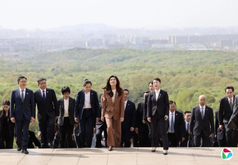 郑丽文中山陵谒陵祭文提“民国” 台陆委会批遮遮掩掩
