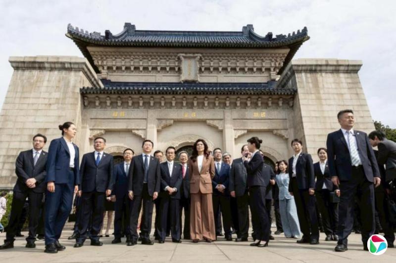 亲蓝学者料郑丽文访陆影响选情 蓝委:抹红抹黑无助和平