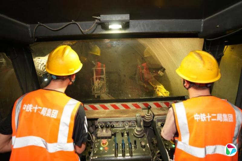 �й�����һ������·�̶��ʲ�Ͷ��ͬ����5.1%