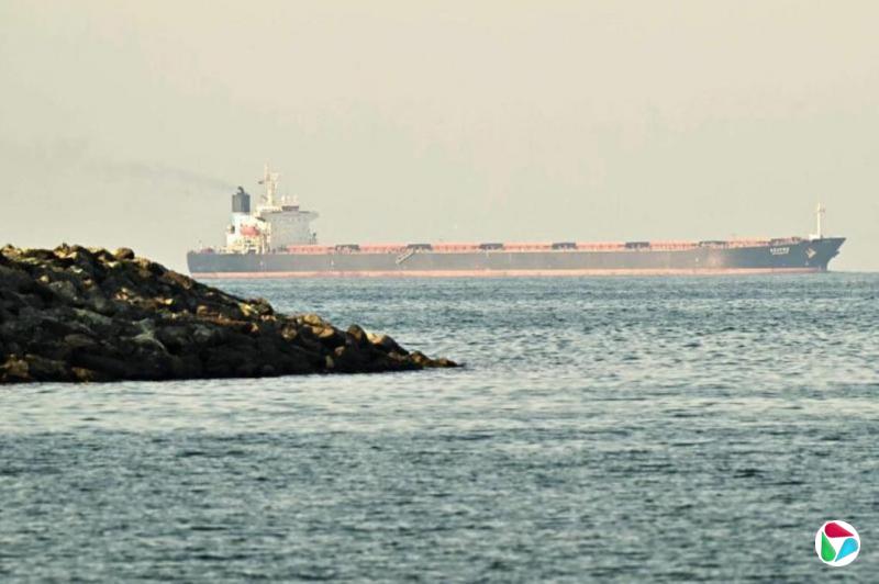 美军开始海上封锁 伊朗斥海盗行径