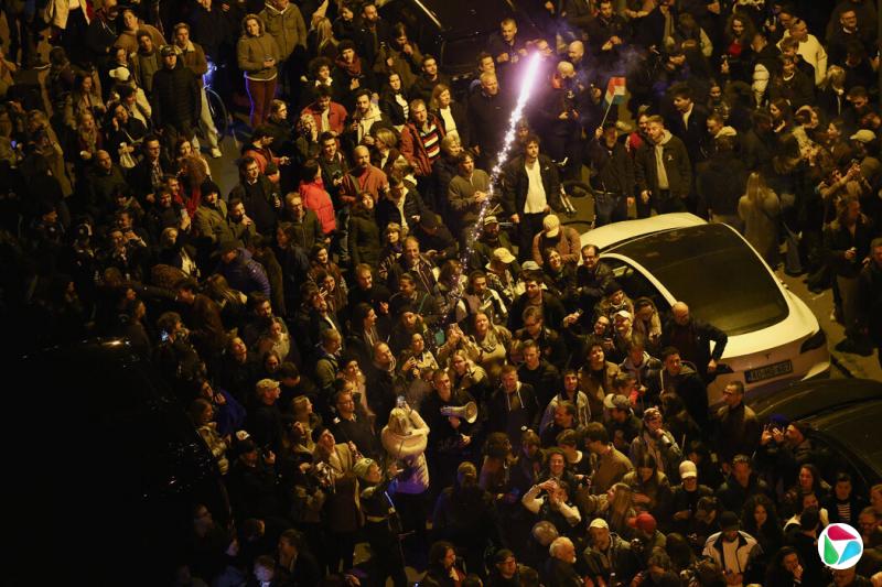 周日,在布达佩斯庆祝活动中燃放的烟花。