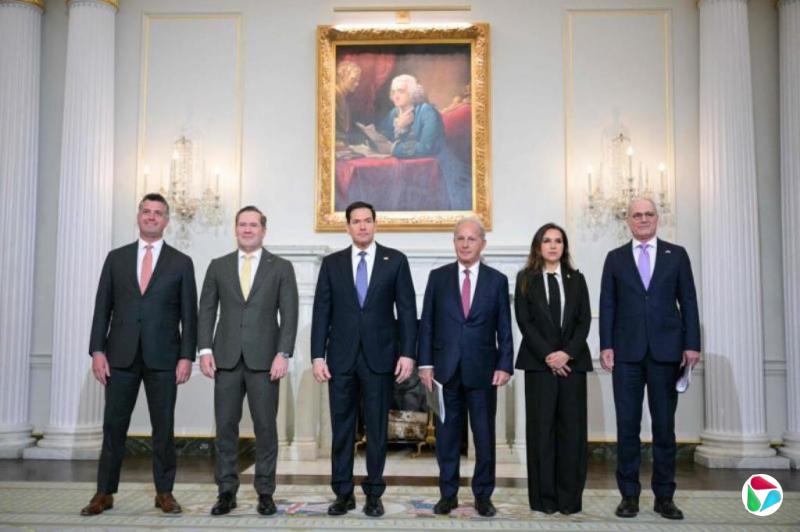 ��ɫ�������ͬ����ʽ����ֱ��̸��