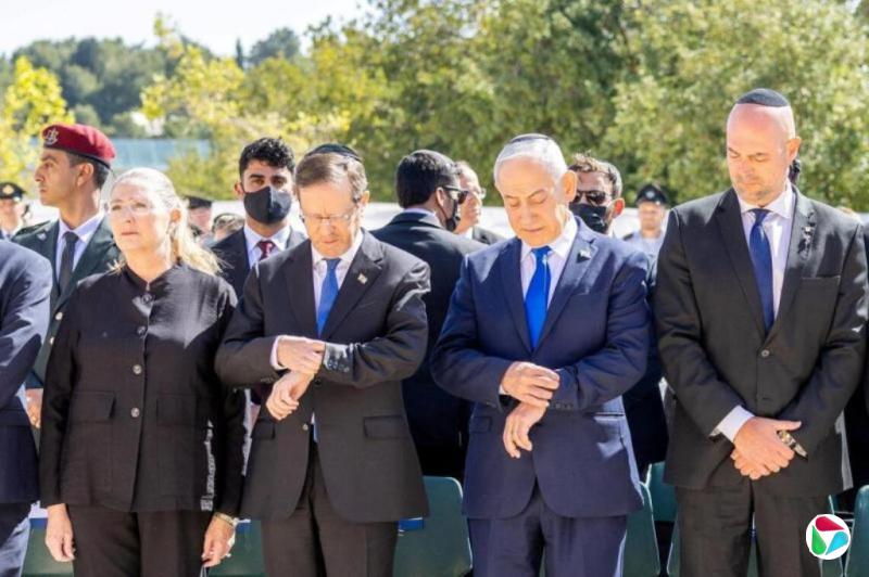 ��ý����ý���ϵ�֪����ͣ�� ��ɫ�и߹��־���ŭ