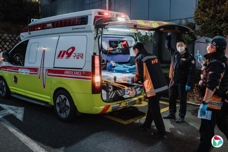 �׶�����ĳ����У�һ��ҽԺ��ļ�����Ա��