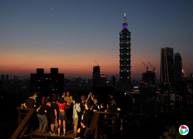 ��Ӧ��½��̨10��ʩ ̨���ܴ�ֱ�������г�̬��